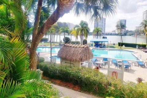 Купить кондоминиум в Авентура, Флорида 4 комнаты, 112.41м2, № 2032151 - фото 2
