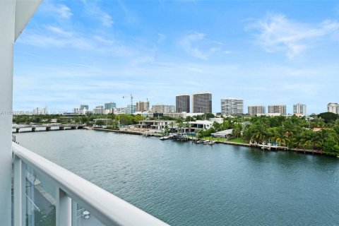 Condo in Bay Harbor Islands, Florida, 2 bedrooms № 1936410 - photo 5