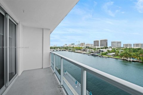 Condo in Bay Harbor Islands, Florida, 2 bedrooms № 1936410 - photo 3