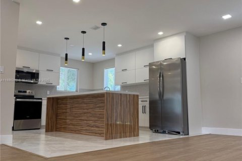 Купить виллу или дом в Катлер-Бей, Флорида 4 спальни, 170.38м2, № 1937329 - фото 13