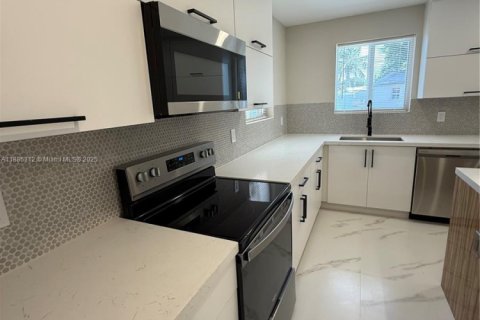 Купить виллу или дом в Катлер-Бей, Флорида 4 спальни, 170.38м2, № 1937329 - фото 18