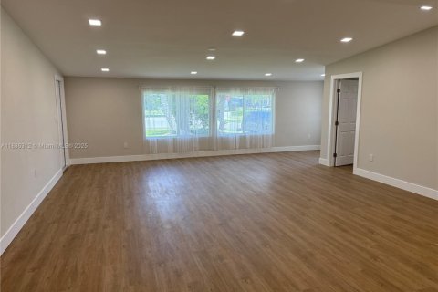 Купить виллу или дом в Катлер-Бей, Флорида 4 спальни, 170.38м2, № 1937329 - фото 4