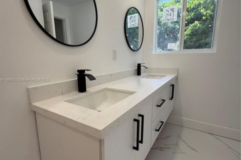 Купить виллу или дом в Катлер-Бей, Флорида 4 спальни, 170.38м2, № 1937329 - фото 29