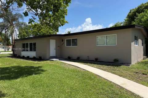 Купить виллу или дом в Катлер-Бей, Флорида 4 спальни, 170.38м2, № 1937329 - фото 3