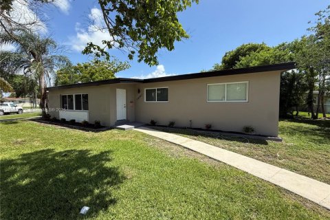 Купить виллу или дом в Катлер-Бей, Флорида 4 спальни, 170.38м2, № 1937329 - фото 1