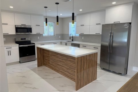 Купить виллу или дом в Катлер-Бей, Флорида 4 спальни, 170.38м2, № 1937329 - фото 16