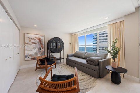 Copropriété à louer à Fort Lauderdale, Floride: 2 chambres, 133.31 m2 № 2168171 - photo 12