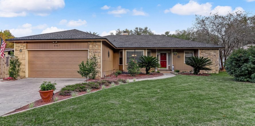 House in Jacksonville, Florida 3 bedrooms, 157.19 sq.m. № 879942