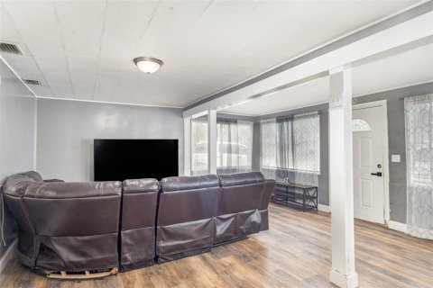 House in Mulberry, Florida 3 bedrooms, 147.25 sq.m. № 1912612 - photo 3