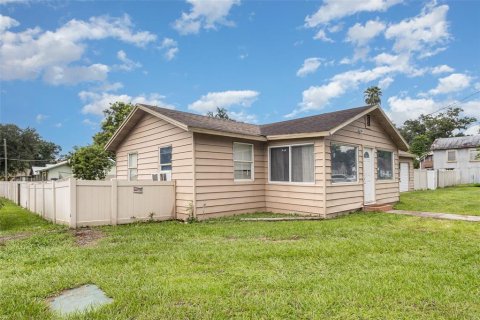 House in Mulberry, Florida 3 bedrooms, 147.25 sq.m. № 1912612 - photo 26