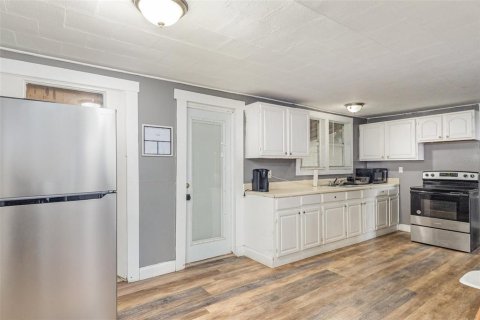 House in Mulberry, Florida 3 bedrooms, 147.25 sq.m. № 1912612 - photo 8