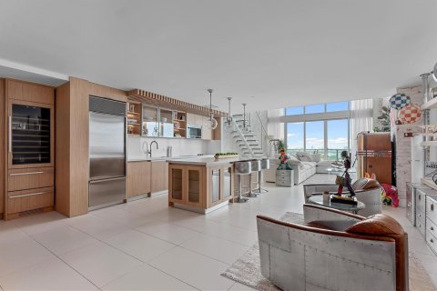 Copropriété à louer à Miami, Floride: 2 chambres, 161.19 m2 № 2363438 - photo 7