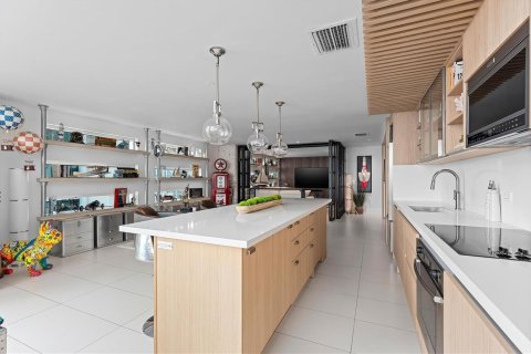 Copropriété à louer à Miami, Floride: 2 chambres, 161.19 m2 № 2363438 - photo 10