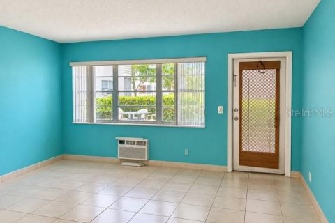 Condo à West Palm Beach, Floride, 1 chambre  № 2304635