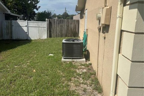 House in Spring Hill, Florida 3 bedrooms, 134.89 sq.m. № 2224994 - photo 6