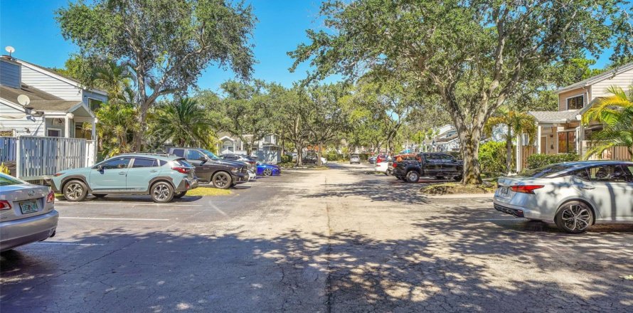 Townhouse in North Lauderdale, Florida 2 bedrooms, 88.72 sq.m. № 1185487