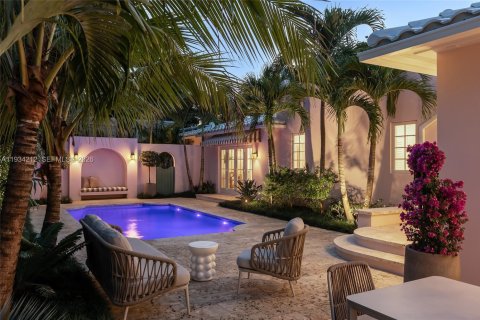 Купить виллу или дом в Корал-Гейблс, Флорида 4 спальни, 229.38м2, № 1997915 - фото 24
