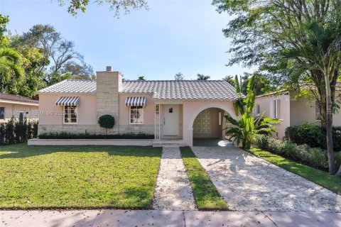 Купить виллу или дом в Корал-Гейблс, Флорида 4 спальни, 229.38м2, № 1997915 - фото 20