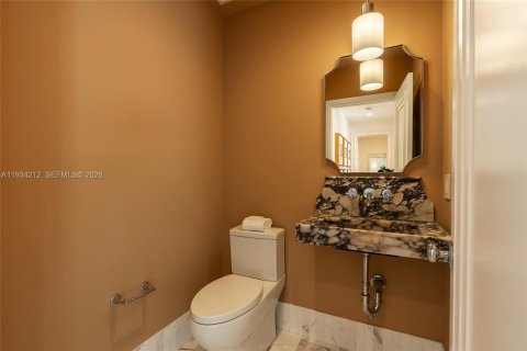 Купить виллу или дом в Корал-Гейблс, Флорида 4 спальни, 229.38м2, № 1997915 - фото 9