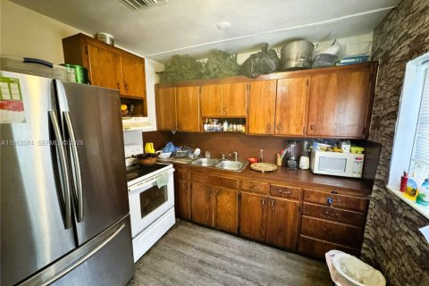 Villa ou maison à vendre à Miami, Floride: 4 chambres, 163.69 m2 № 2081013 - photo 4