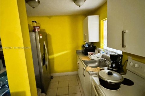 Villa ou maison à vendre à Miami, Floride: 4 chambres, 163.69 m2 № 2081013 - photo 6