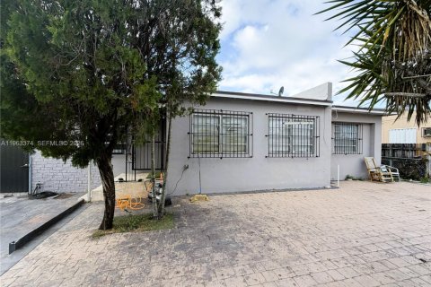 Villa ou maison à Miami, Floride 4 chambres, 163.69 m2 № 2081013