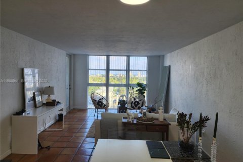 Condominio en venta en Miami Beach, Florida, 1 dormitorio, 86.4 m2 № 2006113 - foto 3