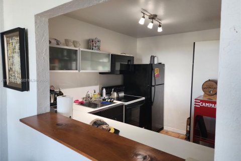 Condominio en venta en Miami Beach, Florida, 1 dormitorio, 86.4 m2 № 2006113 - foto 11