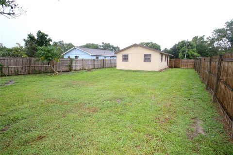 Villa ou maison à vendre à Altamonte Springs, Floride: 2 chambres, 64.1 m2 № 1913343 - photo 9