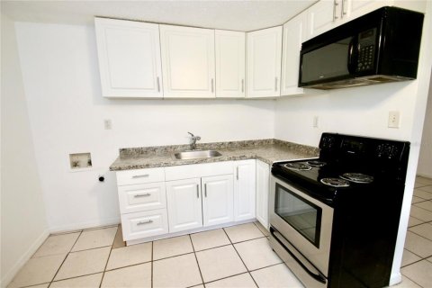 Villa ou maison à vendre à Altamonte Springs, Floride: 2 chambres, 64.1 m2 № 1913343 - photo 24