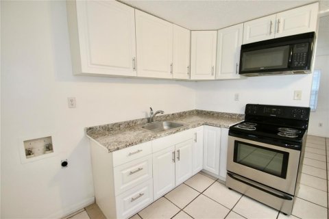 Villa ou maison à vendre à Altamonte Springs, Floride: 2 chambres, 64.1 m2 № 1913343 - photo 25