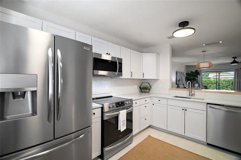 Condominio en alquiler en Winter Park, Florida, 2 dormitorios, 105.26 m2 № 2097041 - foto 5