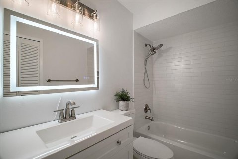 Condominio en alquiler en Winter Park, Florida, 2 dormitorios, 105.26 m2 № 2097041 - foto 16