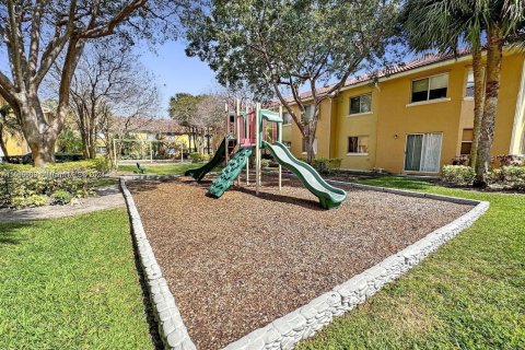 Condo in Pembroke Pines, Florida, 3 bedrooms  № 1418440 - photo 5
