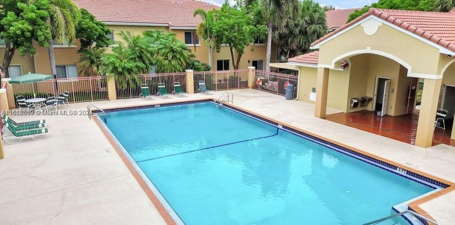 Condo in Pembroke Pines, Florida, 3 bedrooms  № 1418440