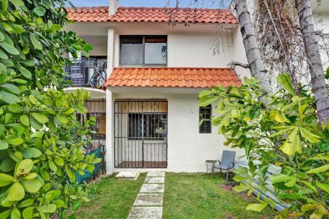 Таунхаус в Майами-Шорс, Флорида 2 спальни, 140м2 № 1988680