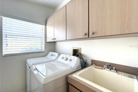 Casa en venta en Spring Hill, Florida, 3 dormitorios, 202.53 m2 № 2431669 - foto 25