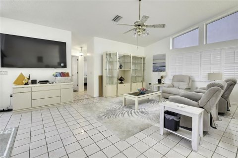 Casa en venta en Spring Hill, Florida, 3 dormitorios, 202.53 m2 № 2431669 - foto 18