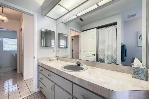 Casa en venta en Spring Hill, Florida, 3 dormitorios, 202.53 m2 № 2431669 - foto 29