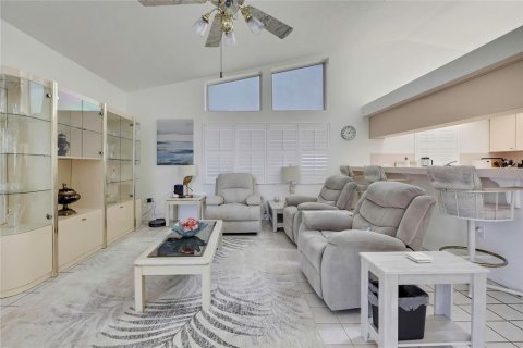 Casa en venta en Spring Hill, Florida, 3 dormitorios, 202.53 m2 № 2431669 - foto 17