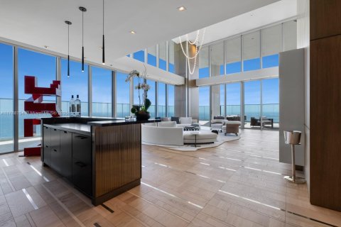 Купить кондоминиум в Санни-Айлс-Бич, Флорида 6 спален, 642.42м2, № 1958090 - фото 9