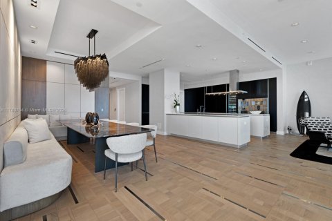 Купить кондоминиум в Санни-Айлс-Бич, Флорида 6 спален, 642.42м2, № 1958090 - фото 12