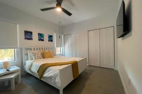 House in Key Largo, Florida 5 bedrooms, 195.09 sq.m. № 1799067 - photo 14