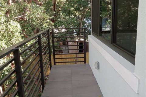 House in Key Largo, Florida 5 bedrooms, 195.09 sq.m. № 1799067 - photo 3