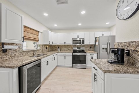 House in Plantation, Florida 4 bedrooms, 199.18 sq.m. № 1953120 - photo 25