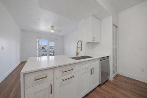 Condominio en venta en Orlando, Florida, 2 dormitorios, 96.71 m2 № 2100237 - foto 3
