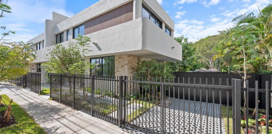 Touwnhouse à Miami, Floride 3 chambres, 203.73 m2 № 2030094