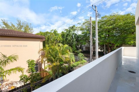 Touwnhouse à vendre à Miami, Floride: 3 chambres, 203.73 m2 № 2030094 - photo 18