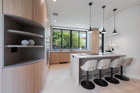 Touwnhouse à vendre à Miami, Floride: 3 chambres, 203.73 m2 № 2030094 - photo 4