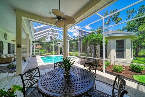 House in Parrish, Florida 3 bedrooms, 276.94 sq.m. № 2221741 - photo 17